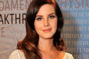 Natural-kibbe-lana-del-rey